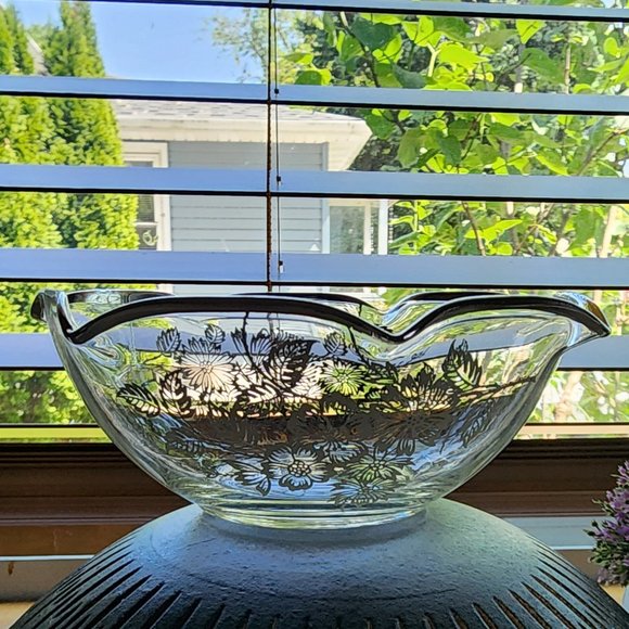 Vintage SILVER CITY Flanders Design Round Crimped Bowl 6" - Picture 3 of 9